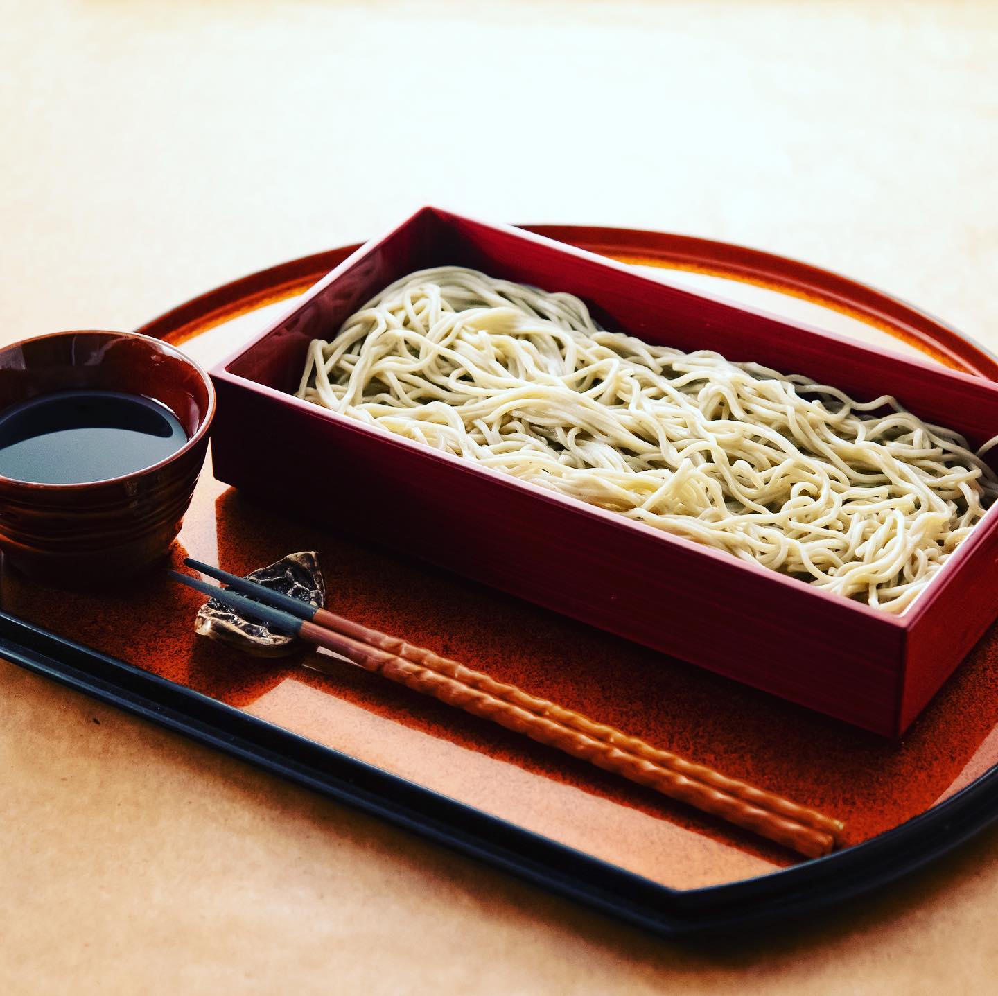ムチャクチャ暑いですね
冷たいお蕎麦でクールダウンしに来て下さい
お待ちしてます