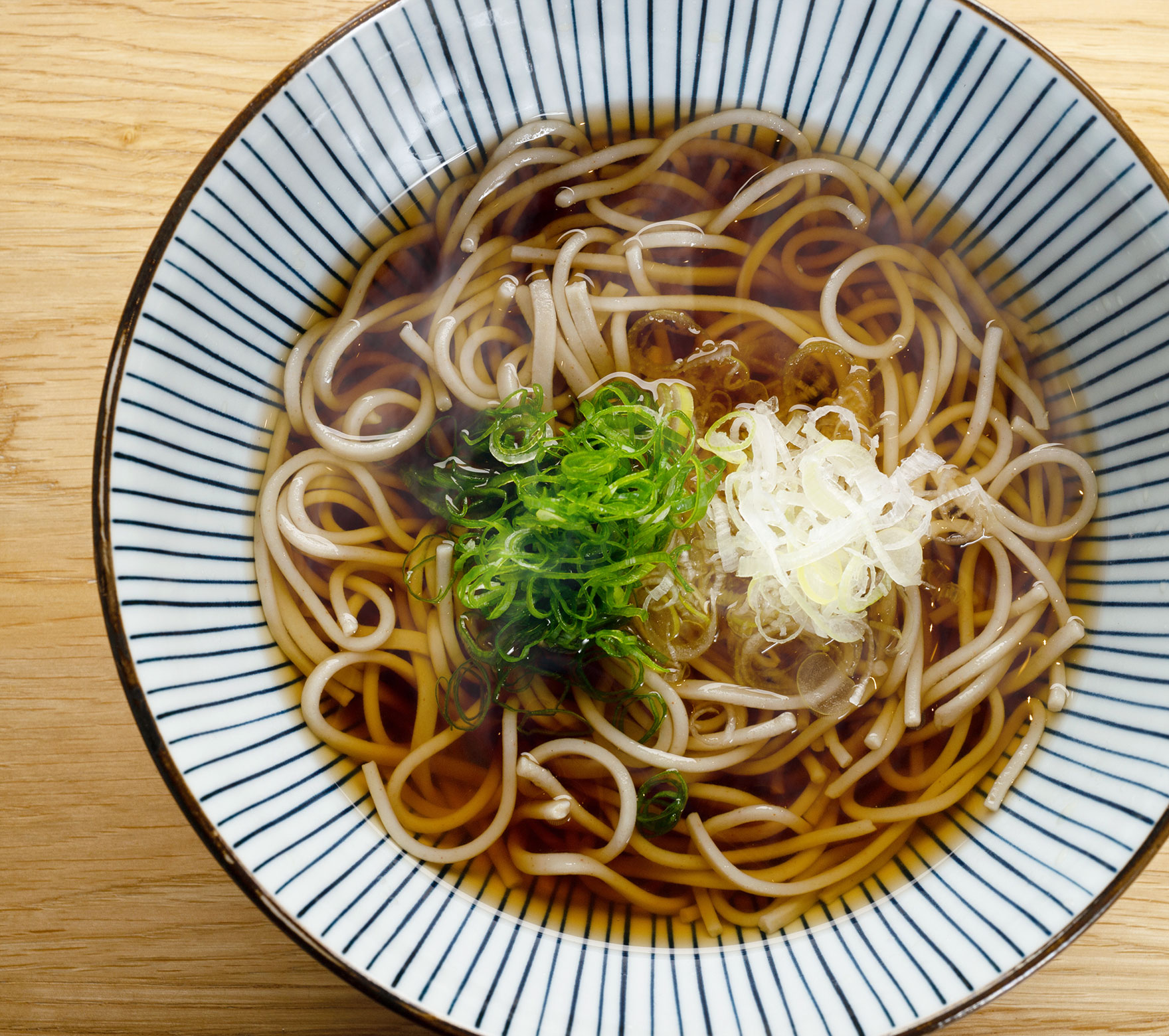 上から見た暖かいお蕎麦